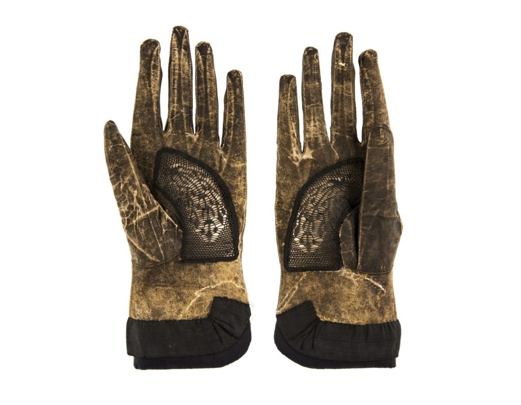 Menswear mourning gloves