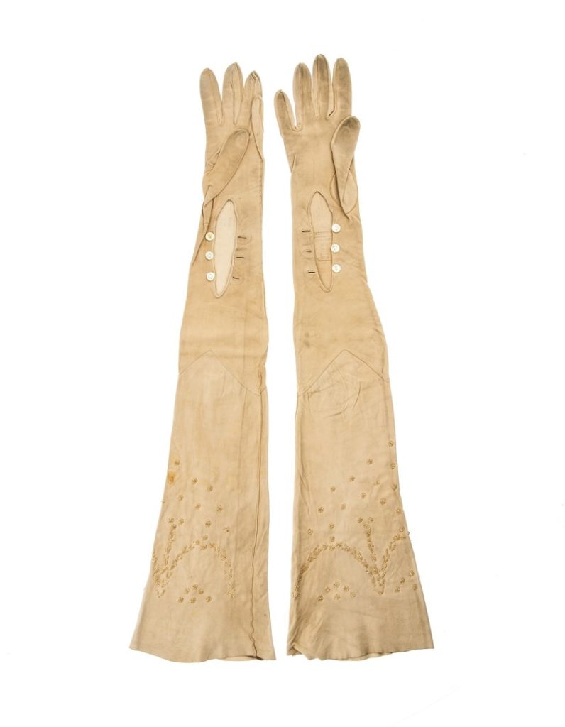 Womenswear shoulder length gloves