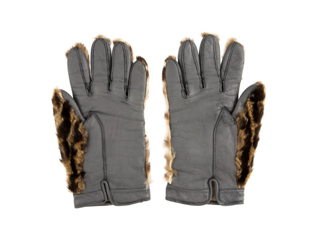 Womenswear fur-backed gloves
