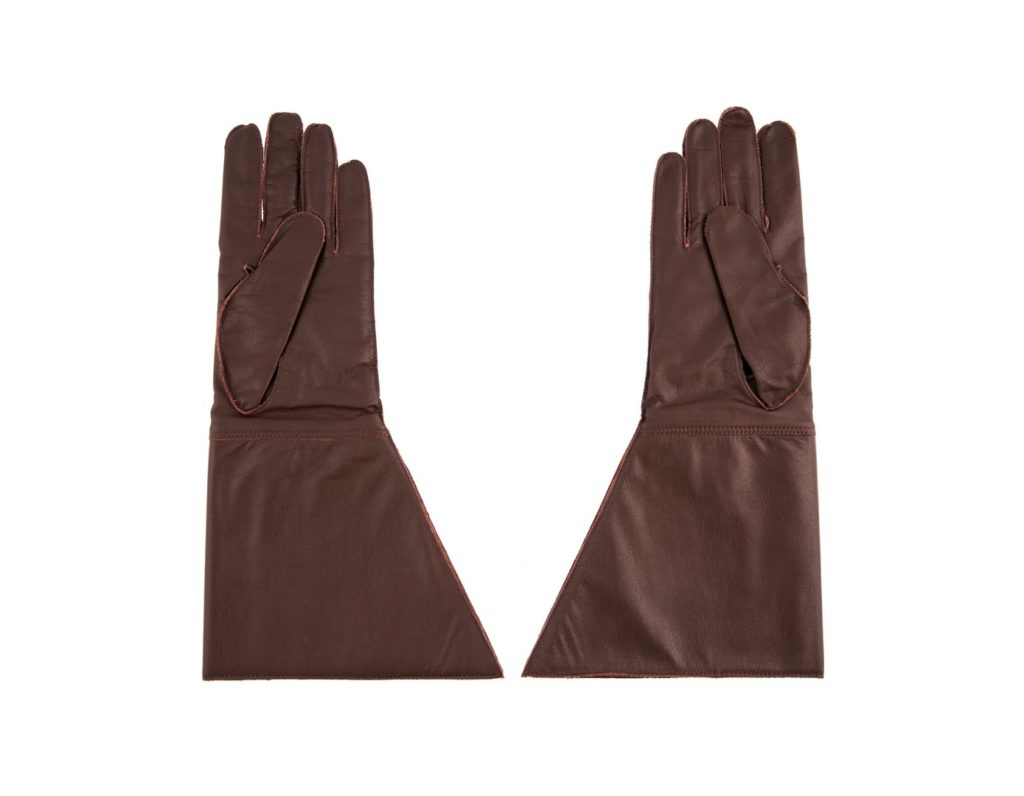 Menswear gauntlet-style gloves