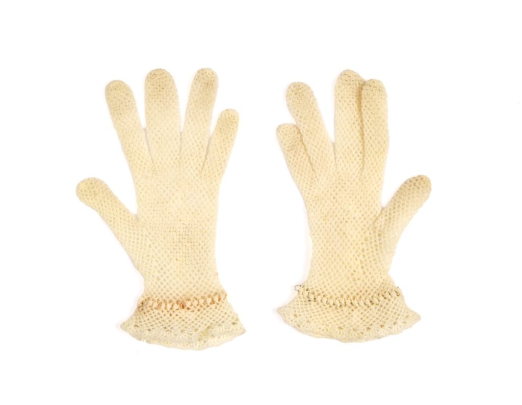 Child's or sample gloves
