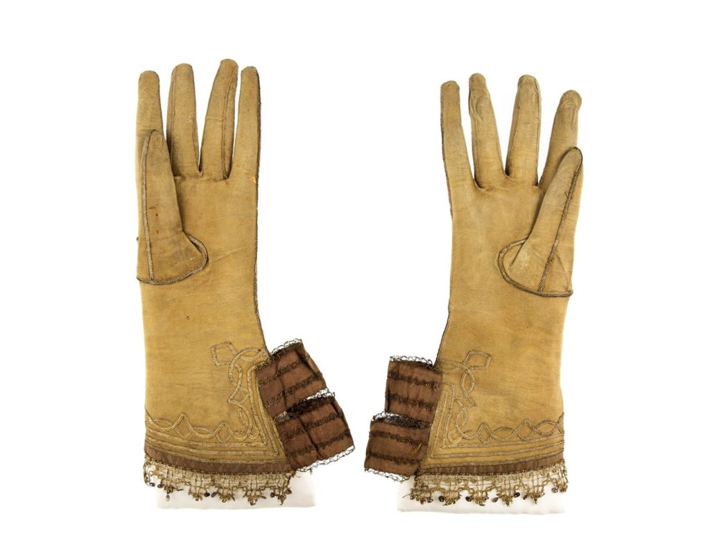 King Charles I's gauntlet gloves