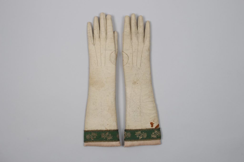 Womenswear long gloves