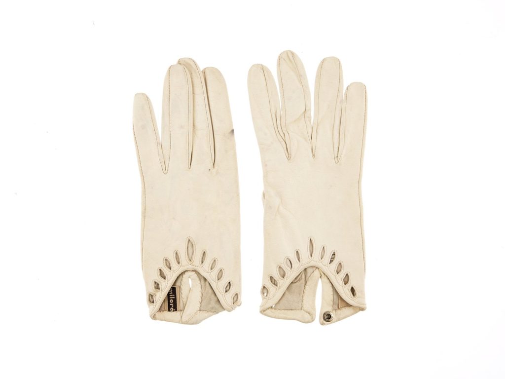 Womenswear driving-style gloves