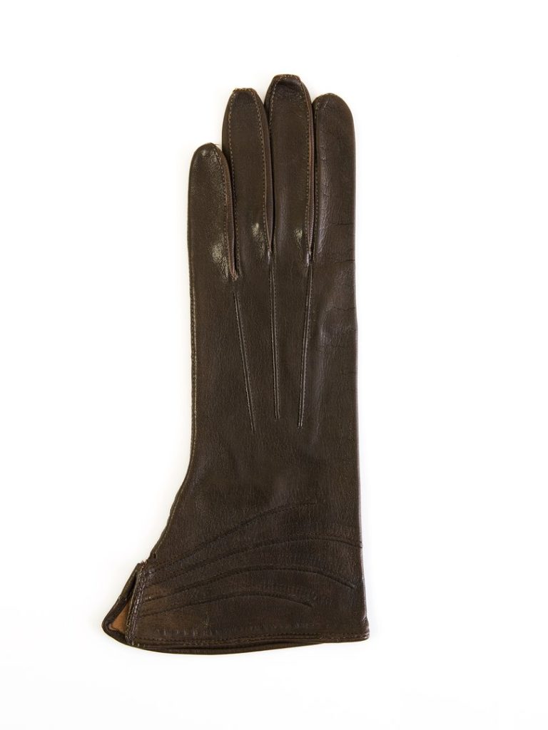 Womenswear gauntlet glove