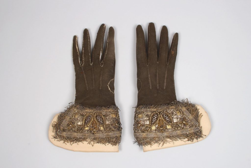 Menswear short gauntlet gloves