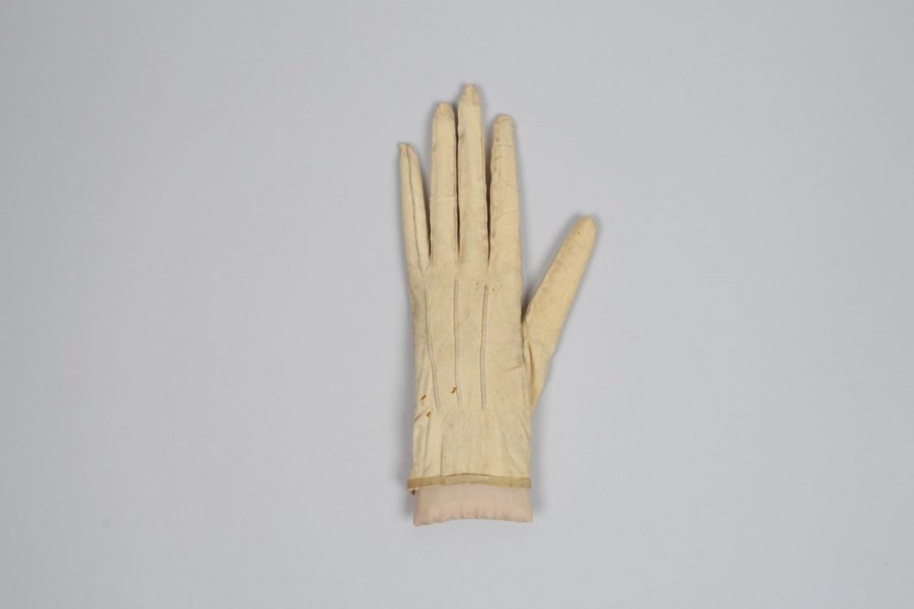 Womenswear glove