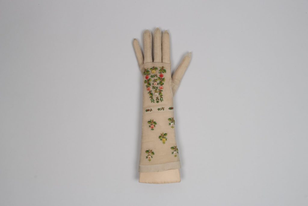 Womenswear elbow-length knitted glove