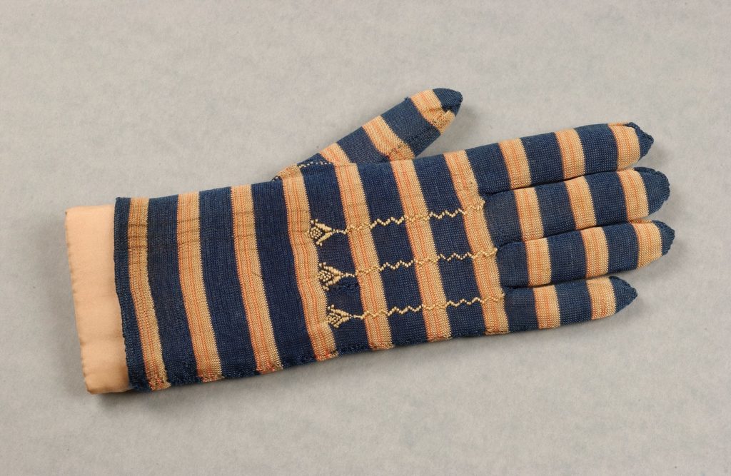 Womenswear striped knitted glove