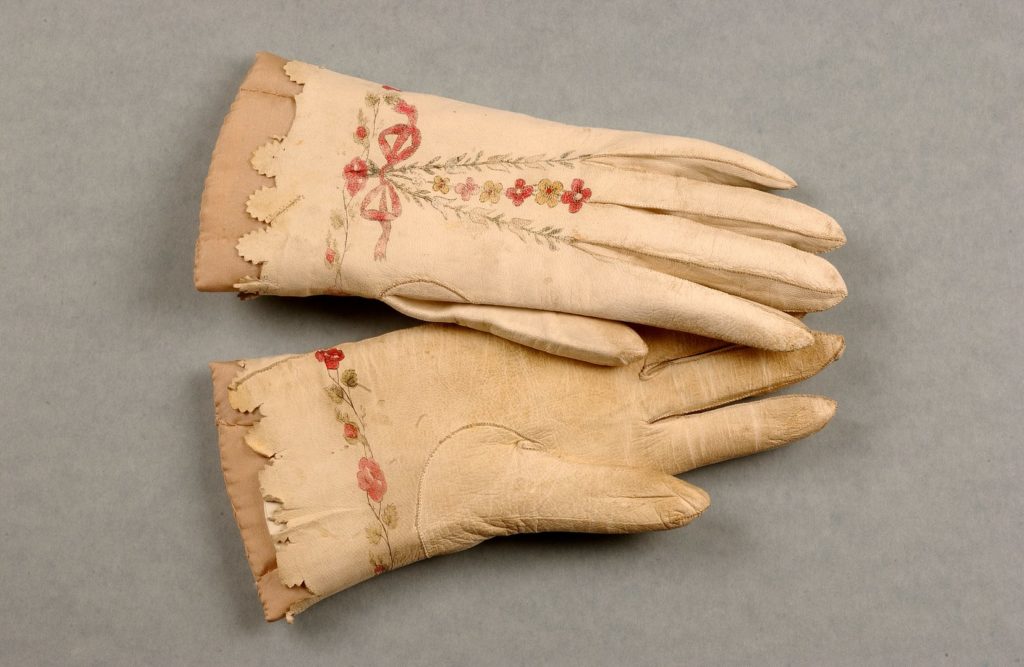 Womenswear hand-painted gloves