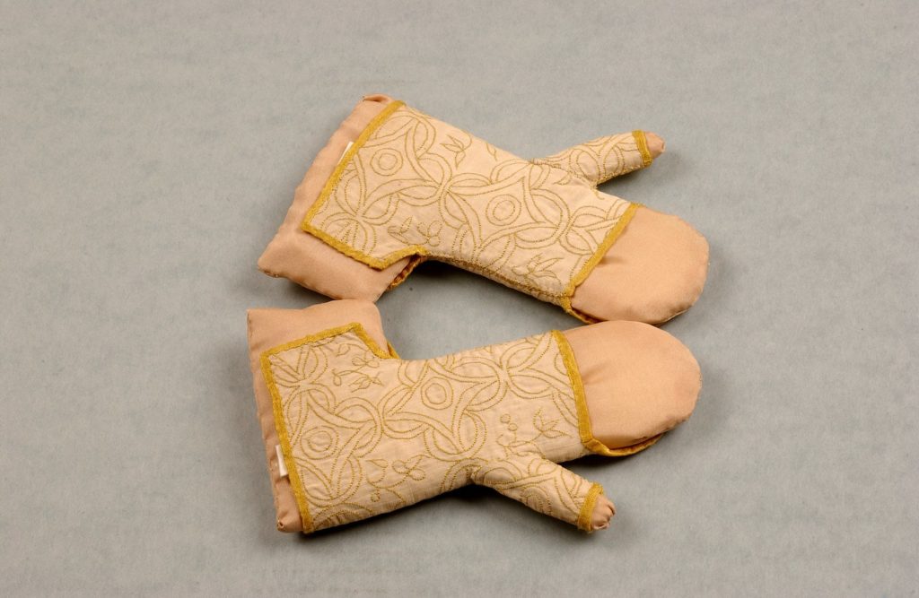 Child's mittens