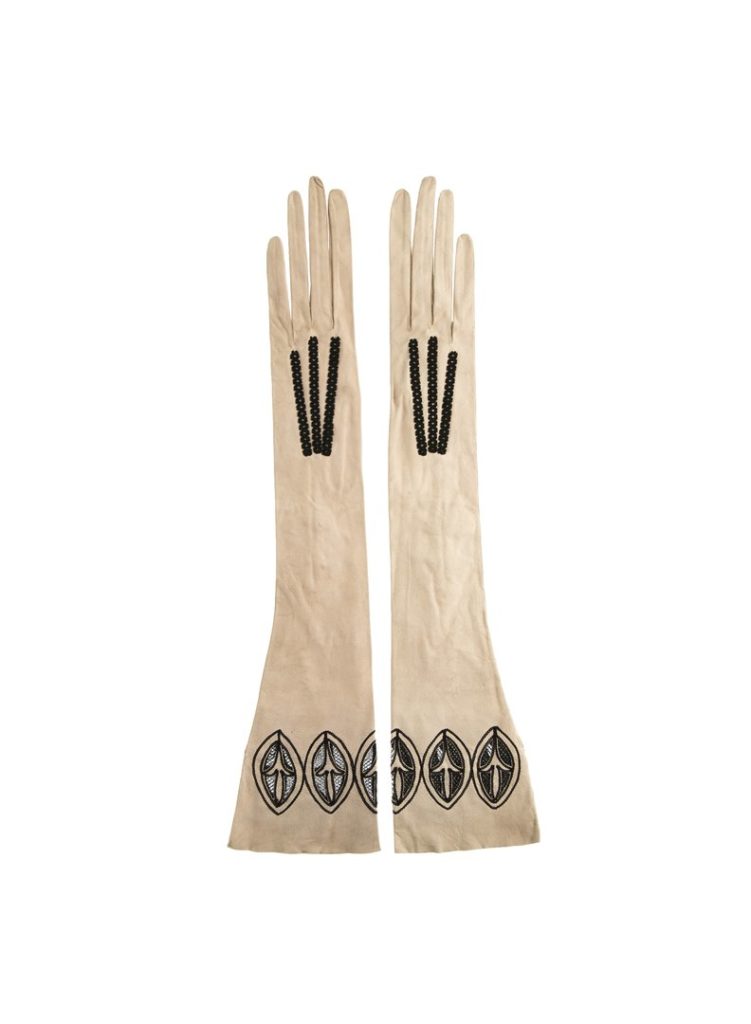 Womenswear cutwork gloves