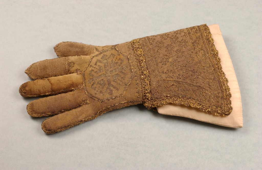 Ecclesiastical glove