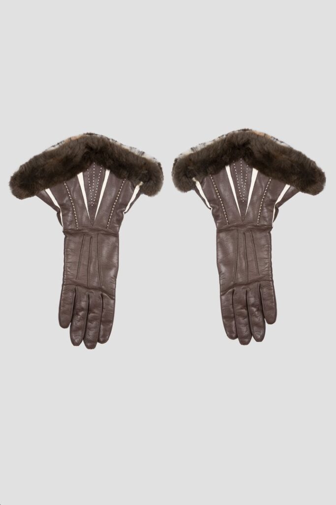 Womenswear gauntlet style gloves