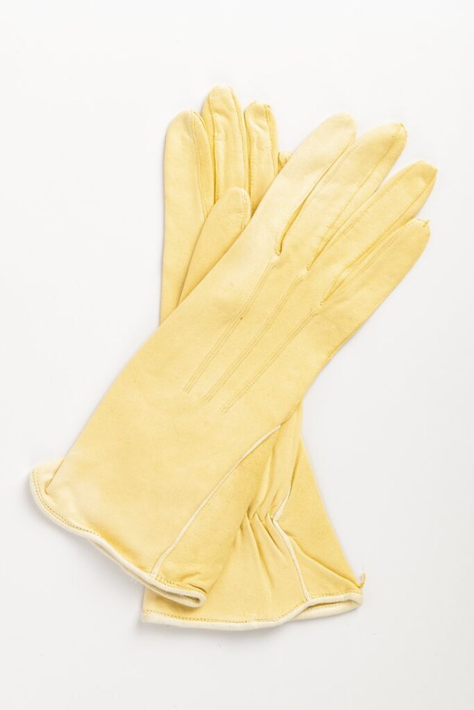 Womenswear glove